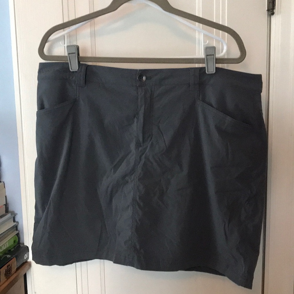 Eddie Bauer Horizon skort 16 dark grey